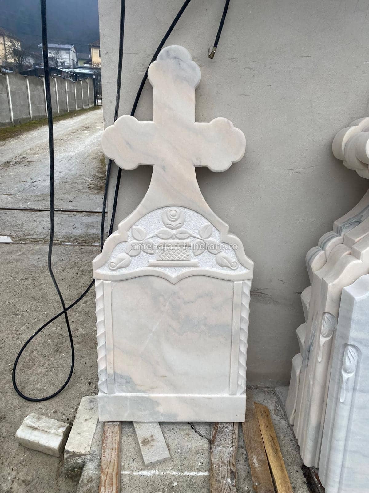 Marmură Thassos pentru monumente funerare