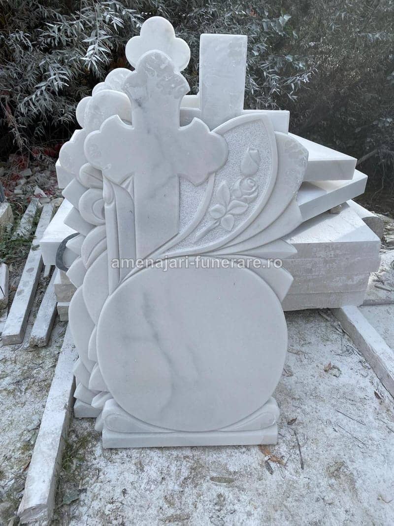 Cruce marmură elegantă model 031 - cruce marmură pentru monument funerar la amenajari-funerare.ro