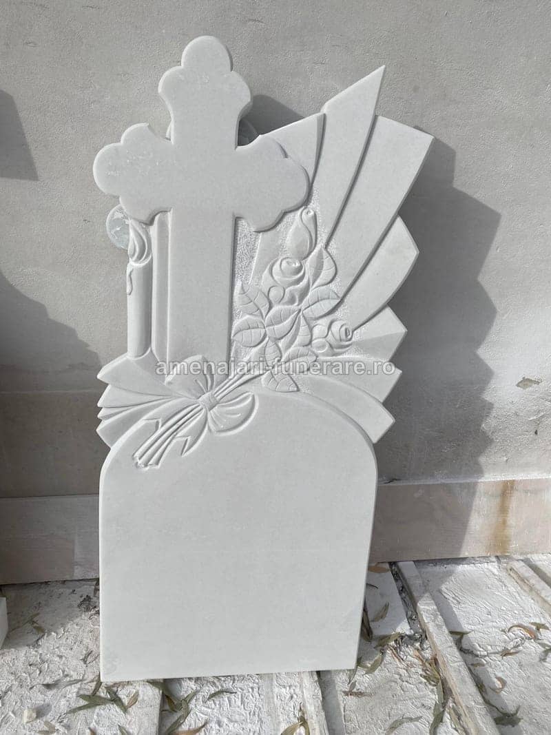 Cruce marmură elegantă model 036 - cruce marmură pentru monument funerar la amenajari-funerare.ro