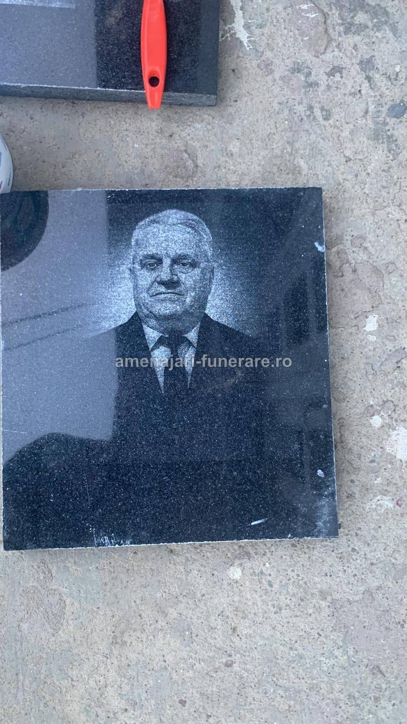Portret laser premium 029 - portret gravat laser pe granit la amenajari-funerare.ro