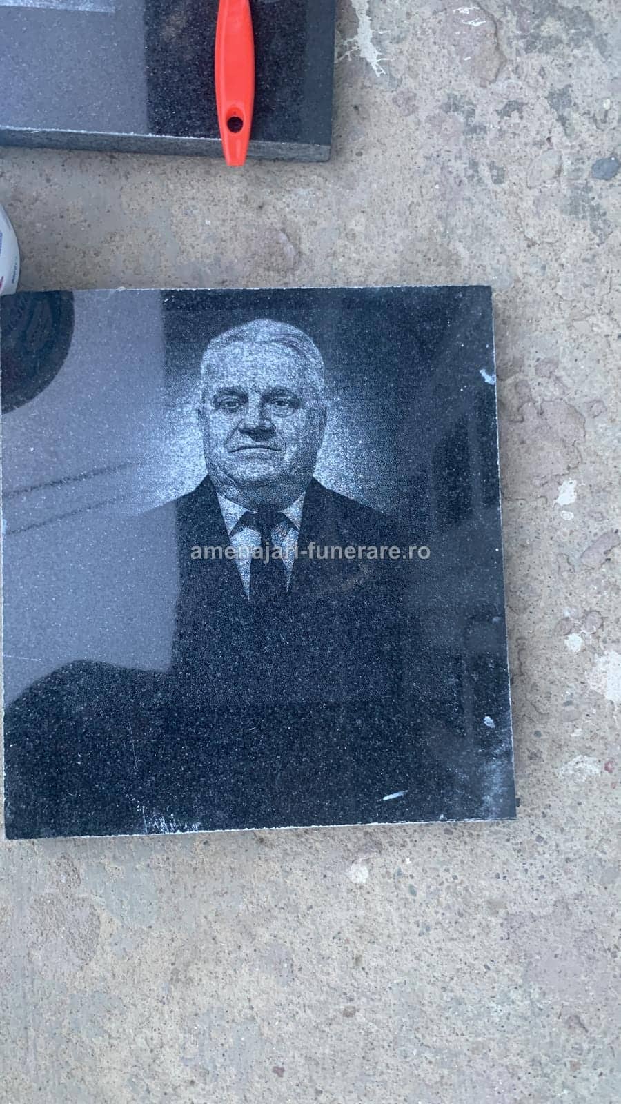 Portret laser premium 029 - portret gravat laser pe granit la amenajari-funerare.ro