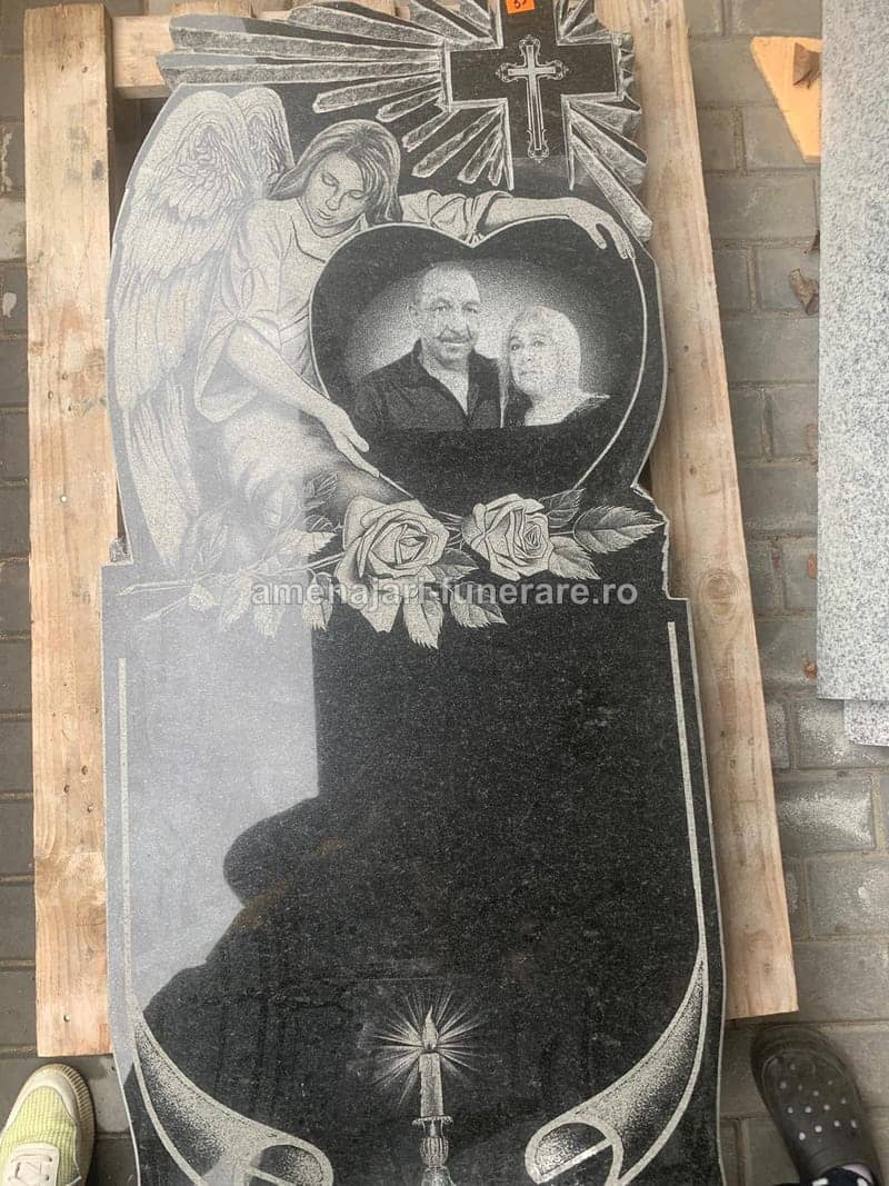 Portret laser premium 044 - portret gravat laser pe granit la amenajari-funerare.ro