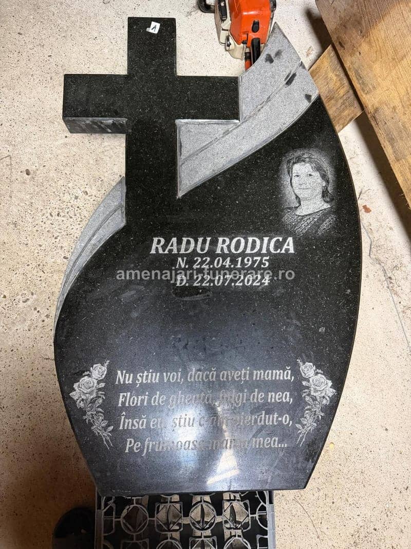 Portret laser detaliat 055 - portret gravat laser pe granit la amenajari-funerare.ro