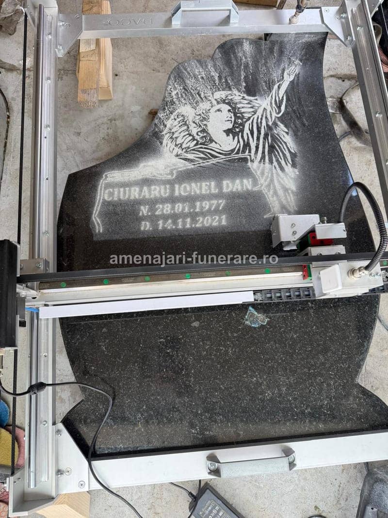 Portret laser detaliat 060 - portret gravat laser pe granit la amenajari-funerare.ro