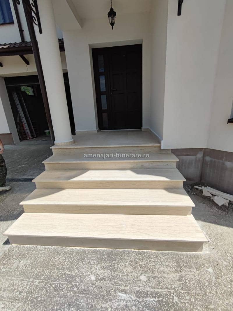 Trepte funerare din granit, model 5 - lucrare realizată de amenajari-funerare.ro