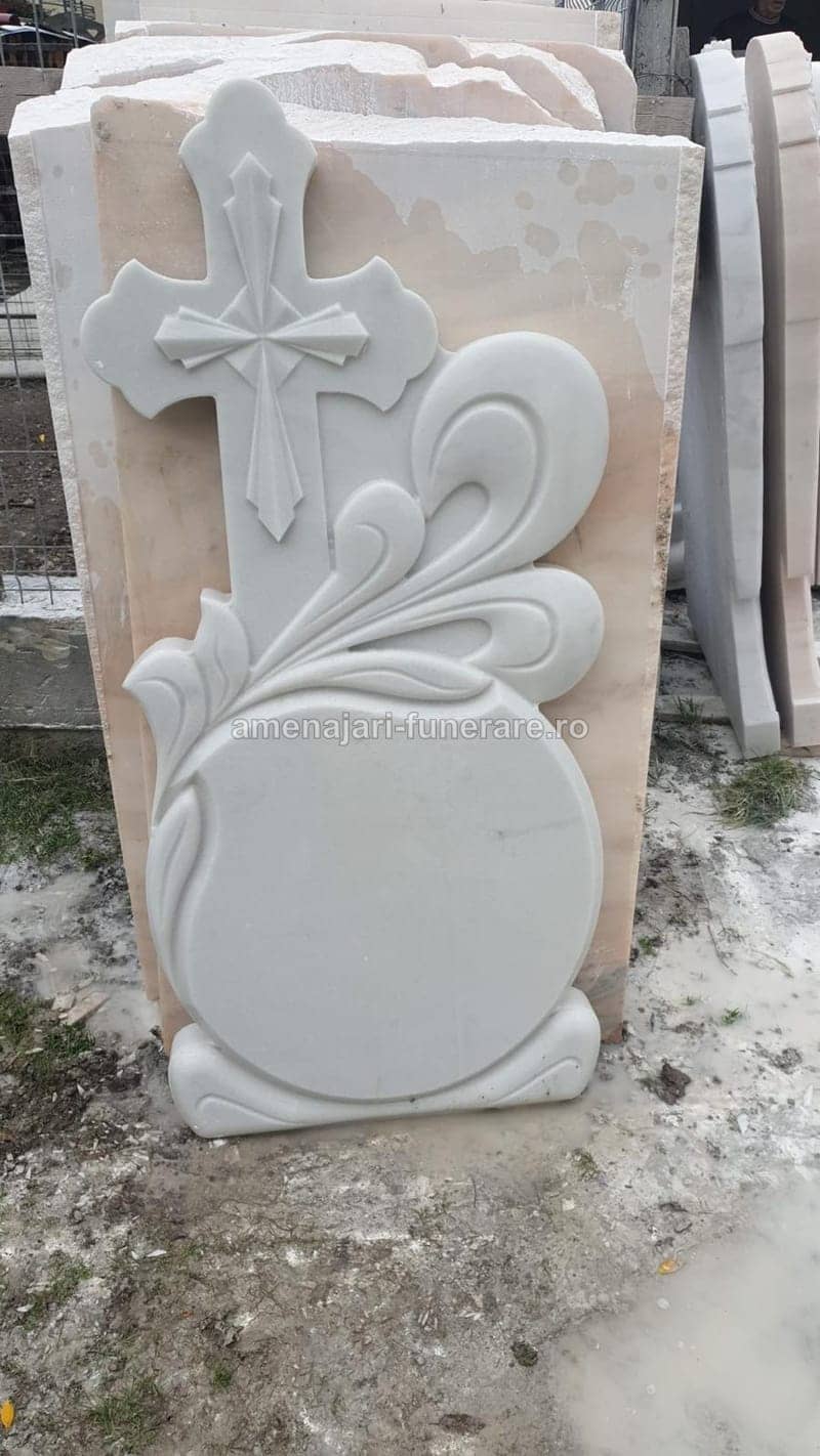 Cruce marmură elegantă model 021 - cruce marmură pentru monument funerar la amenajari-funerare.ro
