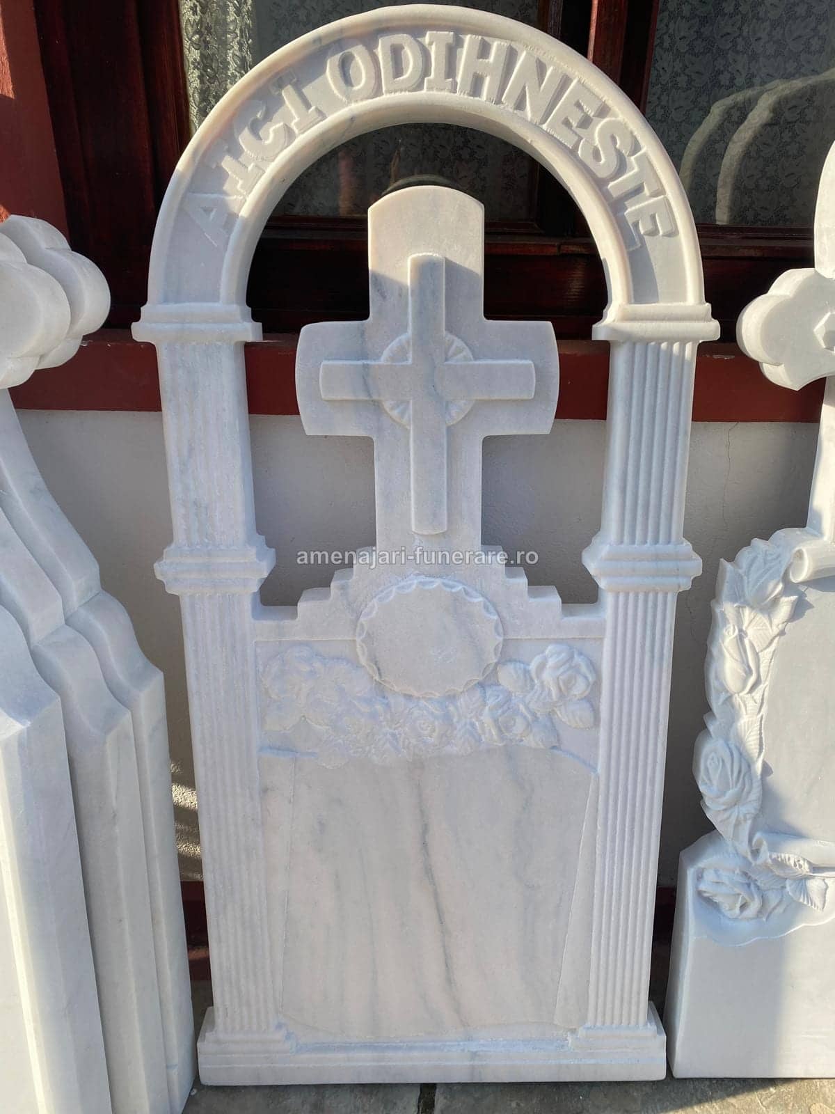 Cruce marmură premium 060 - cruce marmură pentru monument funerar la amenajari-funerare.ro