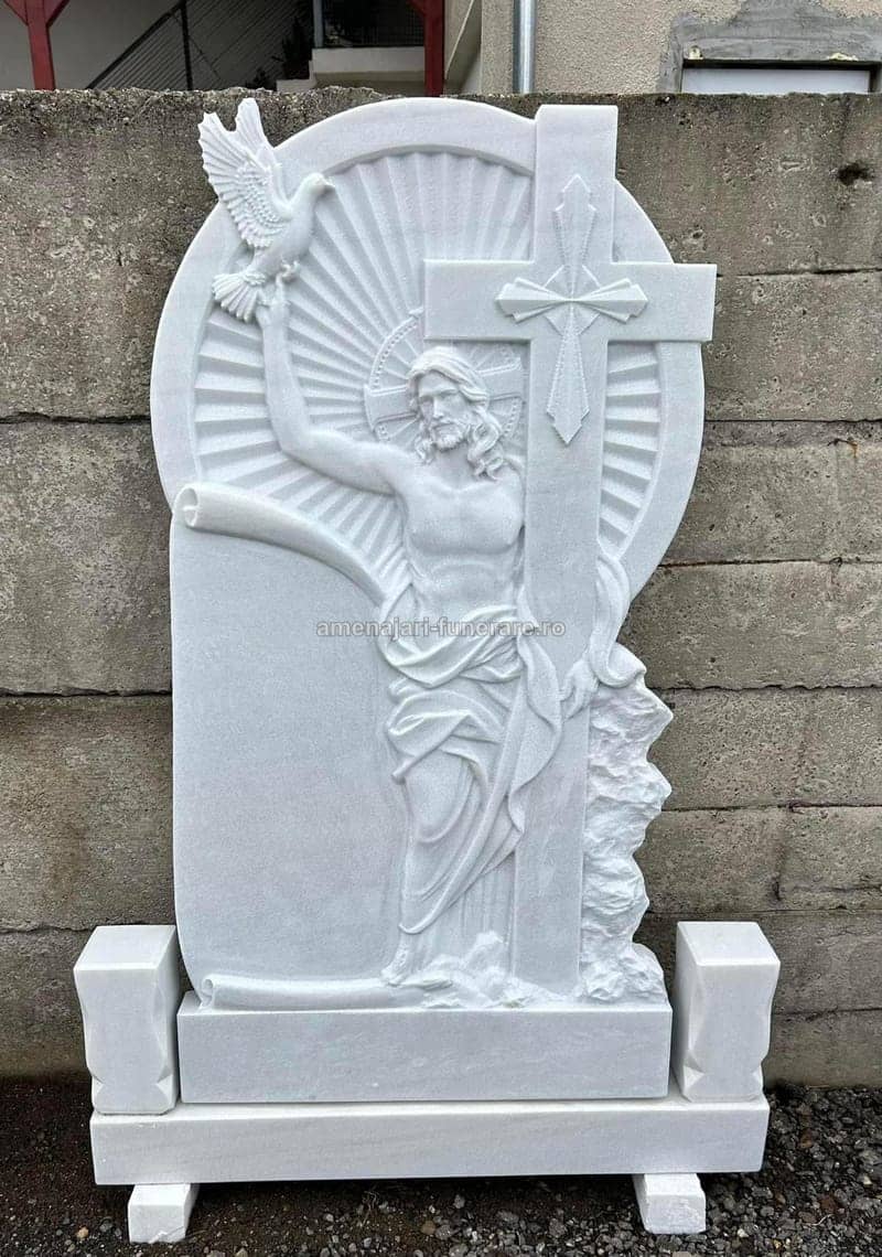 Cruce funerară din marmură albă, model 7 - lucrare realizată de amenajari-funerare.ro