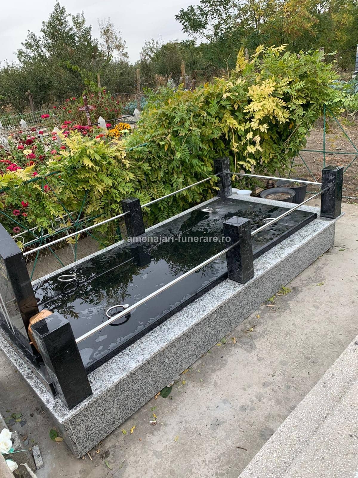 Marmură vs granit pentru monumente funerare: ce alegi