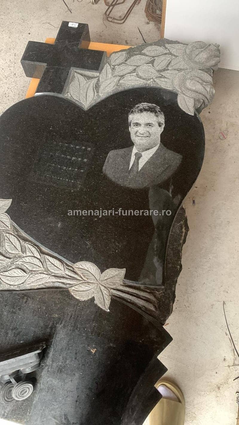 Portret gravat laser pe granit 042 - portret gravat laser pe granit la amenajari-funerare.ro