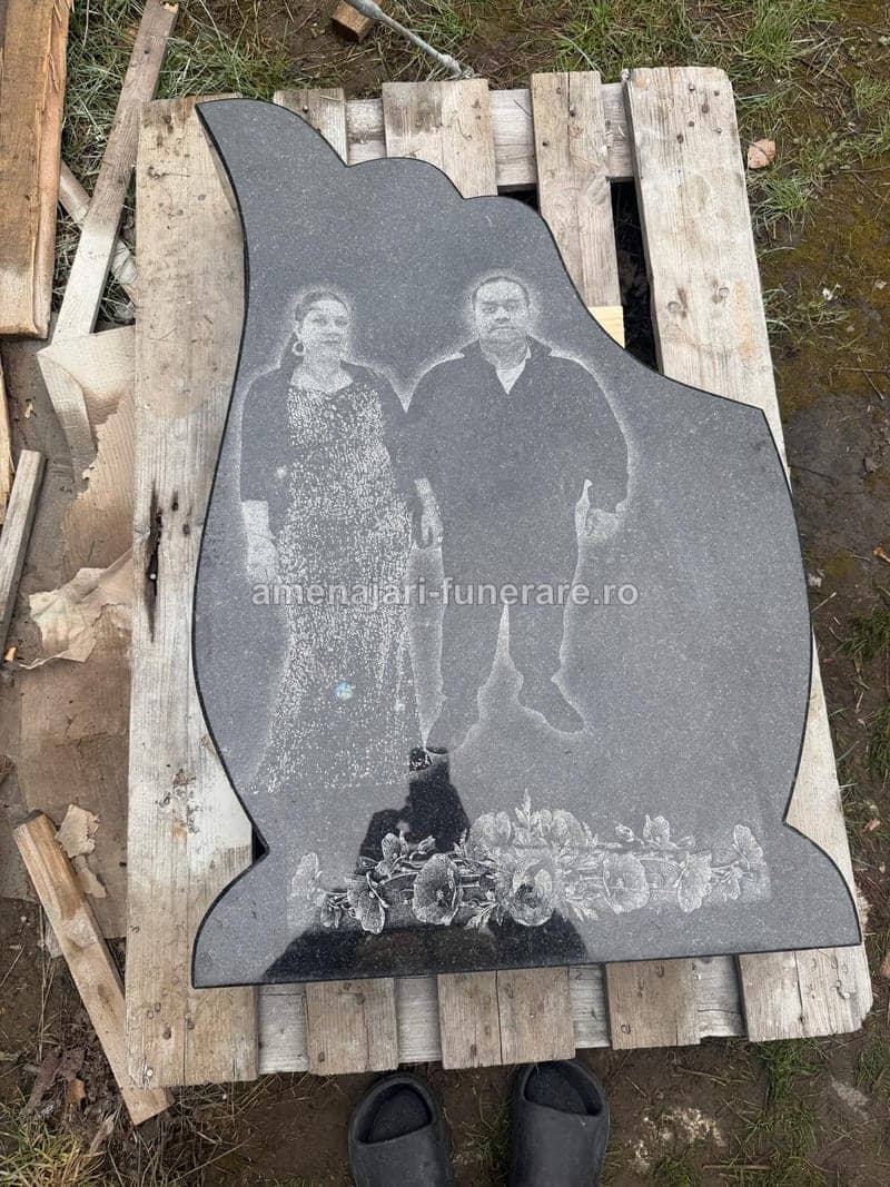 Portret laser premium 059 - portret gravat laser pe granit la amenajari-funerare.ro