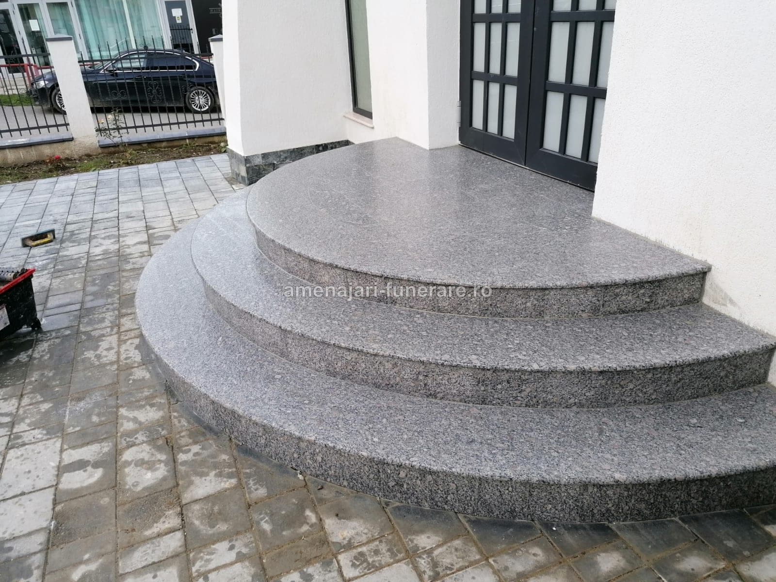 Comparator marmură vs granit Trepte