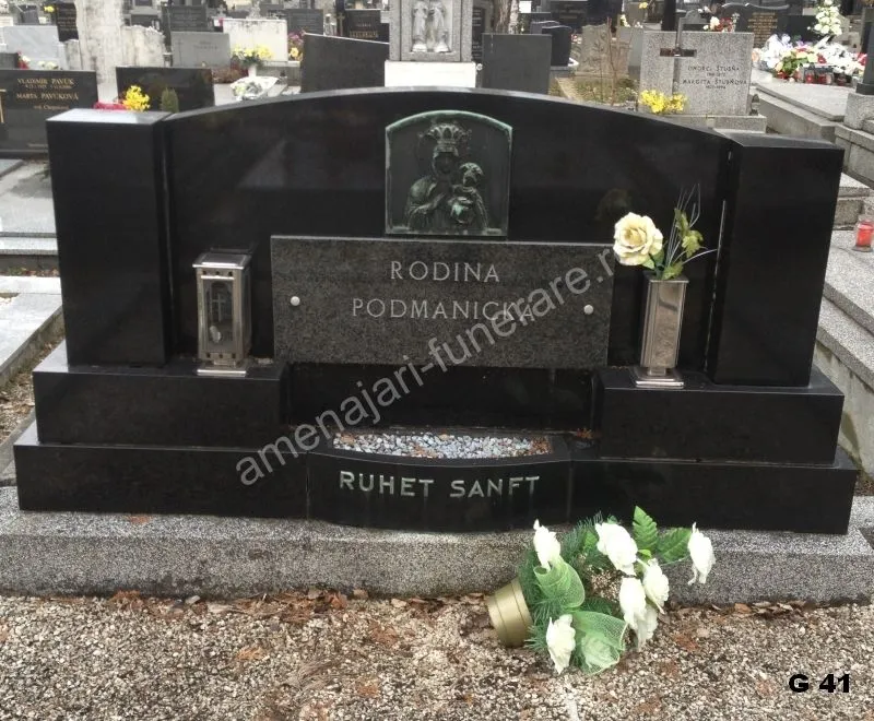 Cavou cu placă centrală și portret - executat în granit la amenajari-funerare.ro