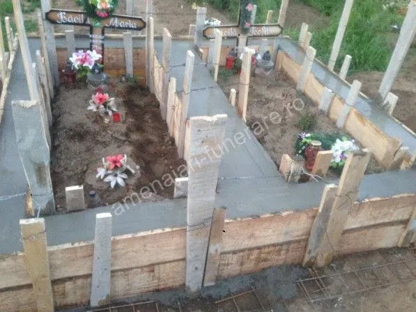 Cavou cu pereți din beton - executat în marmură și granit la amenajari-funerare.ro