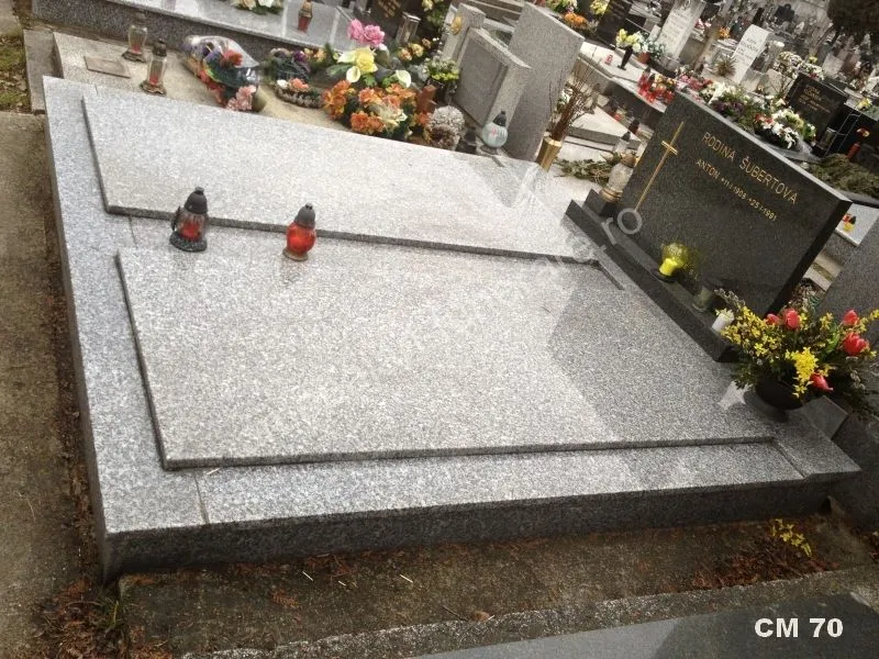 Cadru simplu cu placă centrală - executat în granit la amenajari-funerare.ro