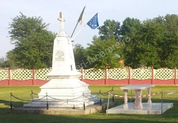 Monument comemorativ cu cruce și steaguri - executat în marmură la amenajari-funerare.ro