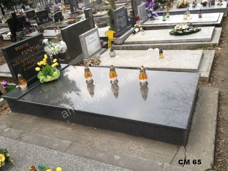 Cadru simplu cu placă centrală - executat în granit la amenajari-funerare.ro