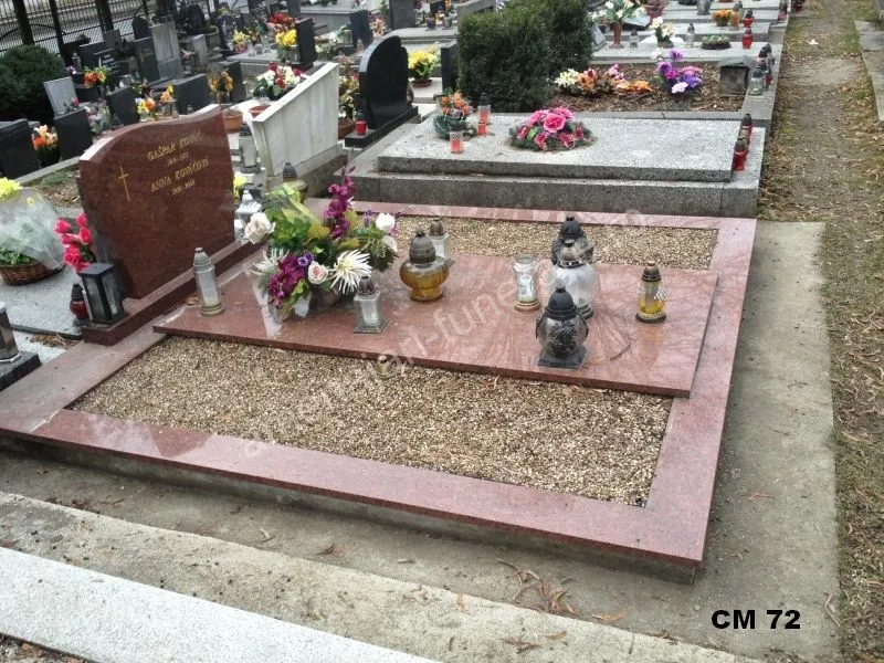 Cadru cu margini roșii și pietriș - executat în granit la amenajari-funerare.ro