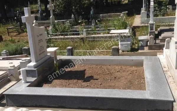 Cadru simplu pentru mormânt - executat în granit la amenajari-funerare.ro