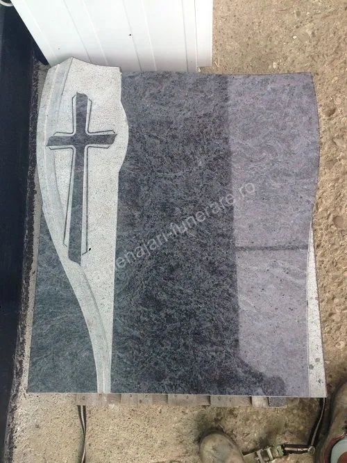 Monument cu cruce sculptată - executat în marmură și granit la amenajari-funerare.ro