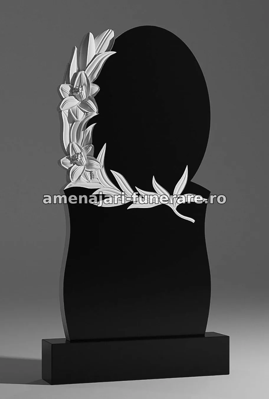 Monument cu flori sculptate - model 079, granit la amenajari-funerare.ro