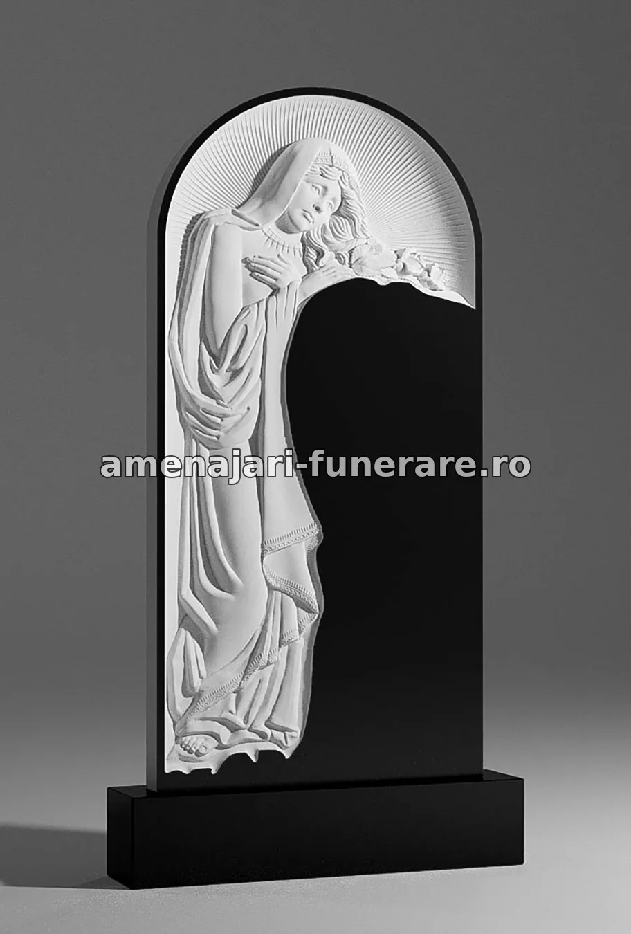 Monument cu figură îngerească - model 127, marmură și granit la amenajari-funerare.ro